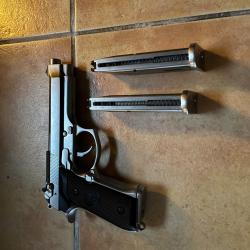 Réplique d'un beretta M92 We à gaz