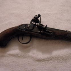 Pistolet de gendarmerie à silex fabriqué par un artisan de Liège.