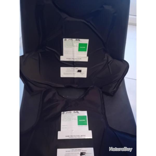 Enchre lot de 2 plaques balistiques contre les armes de poings et les lames HAWK 50X37 et 50x35 cm