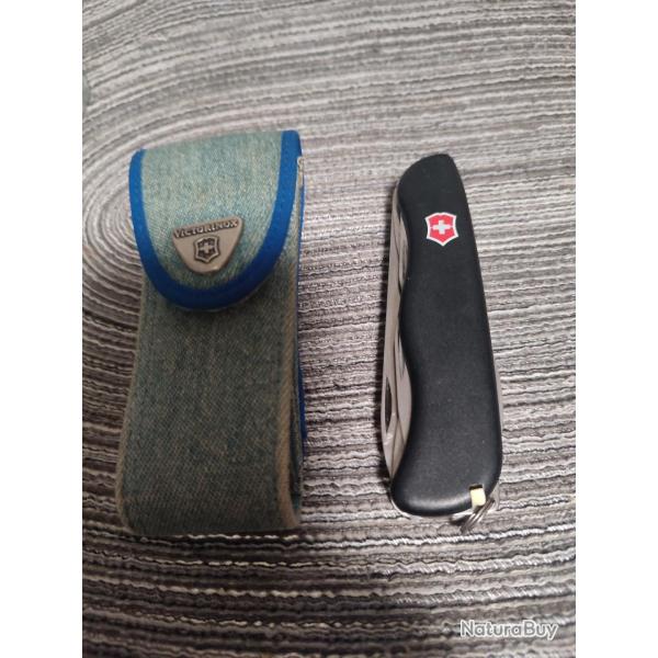 Couteau victorinox avec son tui