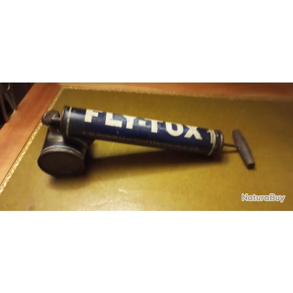 Ancien pulv�risateur de marque Fly Tox