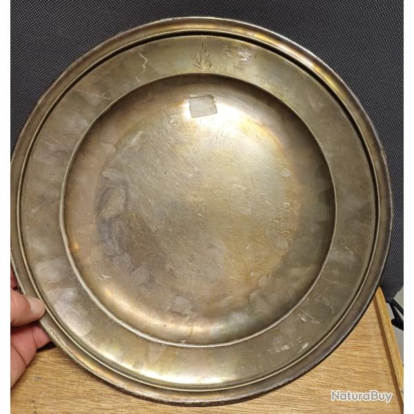 Tr�s ancien plateau rond / grande assiette en m�tal argent� - LADERIER - 30 cm