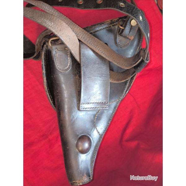 tui jambon spcifique au revolver 73, couvercle marque au 28 e rgiment d'infanterie de Ligne ww1