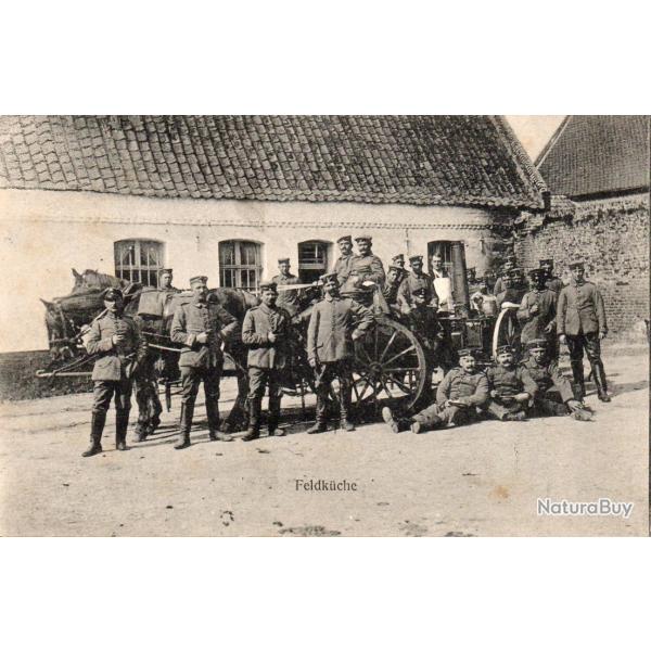 CPA - Un Groupe Soldats Allemands  " Feldkuche " - N�4500