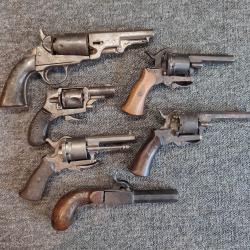 Lot indissociable de 6 revolvers et pistolets du XIX dont 1 Colt pocket 1849 fabrication belge