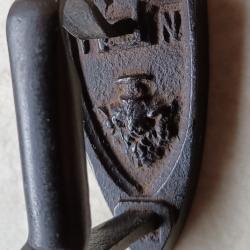 Petit fer à repasser ancien