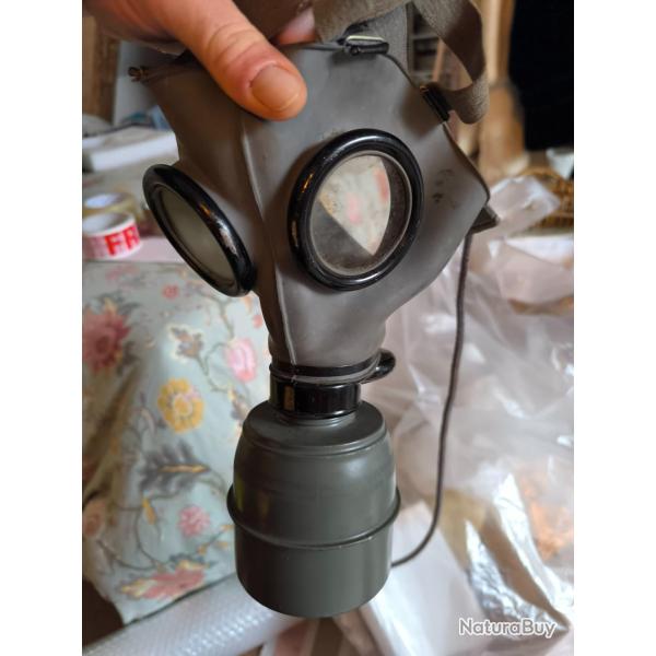 NOEL25 Masque a gaz ww2 d'origine et complet(25� l'article si commande avant le 19/12/2025 inclus)