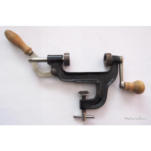 Ancien sertisseur cartouche chasse calibre 16 (central ou  broche)