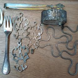 Lot argenterie fourchettes - pince &agrave; sucre - dessous de bouteille Christofle