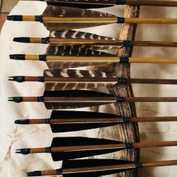 lot de 12 flèches médiévale artisanale / plumes de dindons / pointes métal