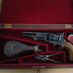Coffret Colt 1851 Navy Cal.36 Euroarms Brescia État proche du neuf Poudre noire