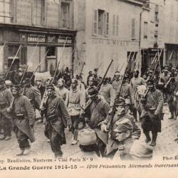 CPA -La Grande Guerre  1914-15 1200Prisonniers Allemands a Reims &agrave; Reims N&deg;4341