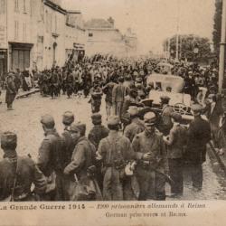 CPA -La Grande Guerre  1914- 1200Prisonniers Allemands a Reims N&deg;4342