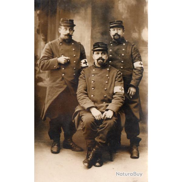 CPA -un groupe Soldat Fran�ais - Infirmier guerre14/18 N�4345