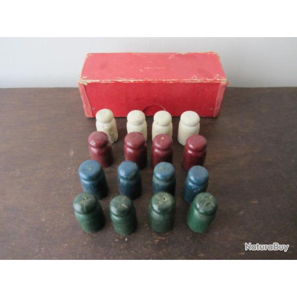 16 Pions en bois pour jeux de socit anciens