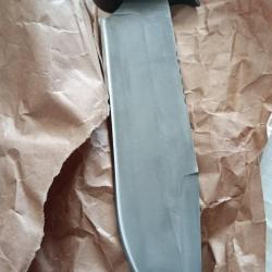 Couteau de chasse forg&eacute; old west par ( Knife- N Coutellerie Nature ) un seul et unique model !!