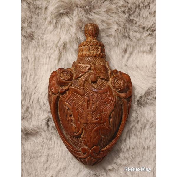 Magnifique petite poire � poudre de poche sculpt�e et ajour�e - Monogramme  PL � - 10,5 cm- Fin XIX