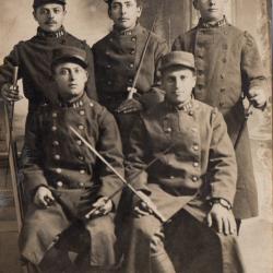 CPA -Photo - Un Groupe Soldats -  N&deg;4350