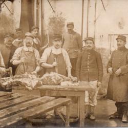 CPA -Photo - Un Groupe Soldats -  N&deg;4352