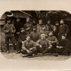 CPA -Photo - Un Groupe Soldats -  N&deg;4354