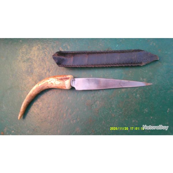 Dague franaise d'autodfense dit Pique couille  avec fourreau  lame signe