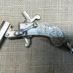 Superbe et rare " mini pistolet " &agrave; percussion et &agrave; broche - calibres 2 mm