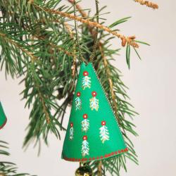 Clochette Sapin de No&euml;l Rose aux motifs nordiques en cuir d'agneau peint pour Sapin vert