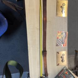 Bretelle fusil cuir marron , militaire , baudrier,