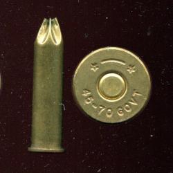 .45-70 GOVT - étui laiton à blanc fermée en rosette 6 plis - marquage : * ___* 45-70 GOVT