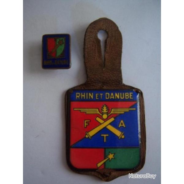 insigne FTA Rhin et Danube. Fabrication Allemande 1 ARMEE   Trou de couture indo Indochine  x