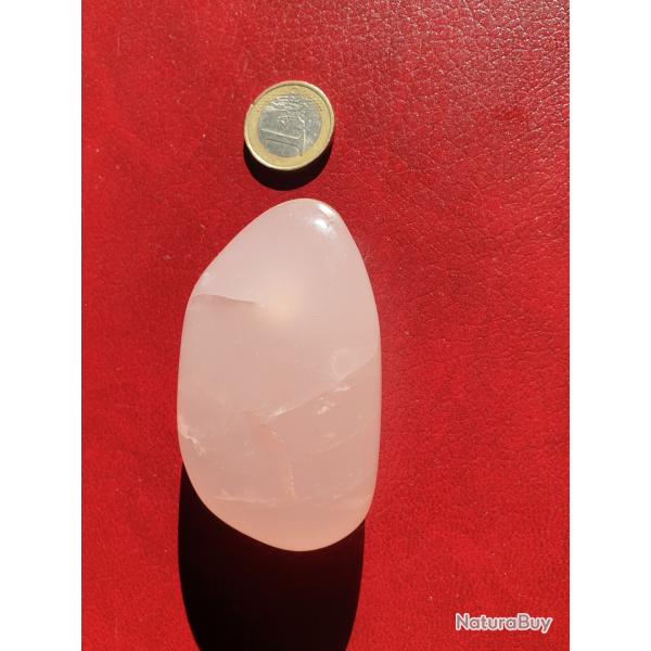 Galet de quartz rose longueur 7,6 cm poids 173 grammes