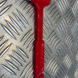 marteau brise vitre fenetre verre coupe ceinture securite urgence secours voiture