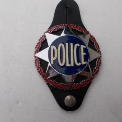 plaque police sur cuir,num&eacute;rot&eacute;e,neuve!!!