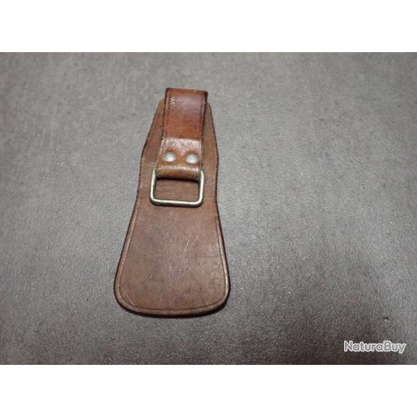 ATTACHE et ou PASSANT DE CEINTURE POUR DAGUE D'OFFICIER SUISSE. Modle pas courant