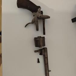 Revolver à broche