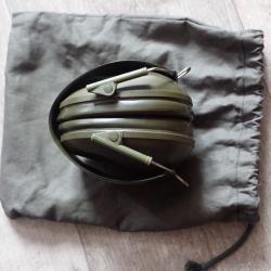 CASQUE ANTI-BRUIT DE L'ARMEE SUISSE avec sa pochette