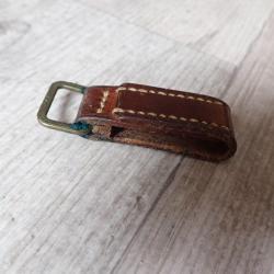 Passant de ceinturon cuir pour la dague modèle 1943, ou sabre d'Officier Suisse