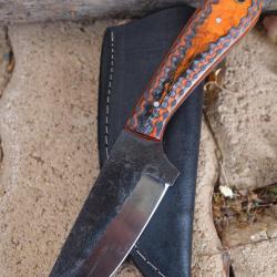Couteau Skinner de Chasse Bushcraft Lame Acier Carbone 1075 Manche Black/Red Etui Cuir F Artisanale