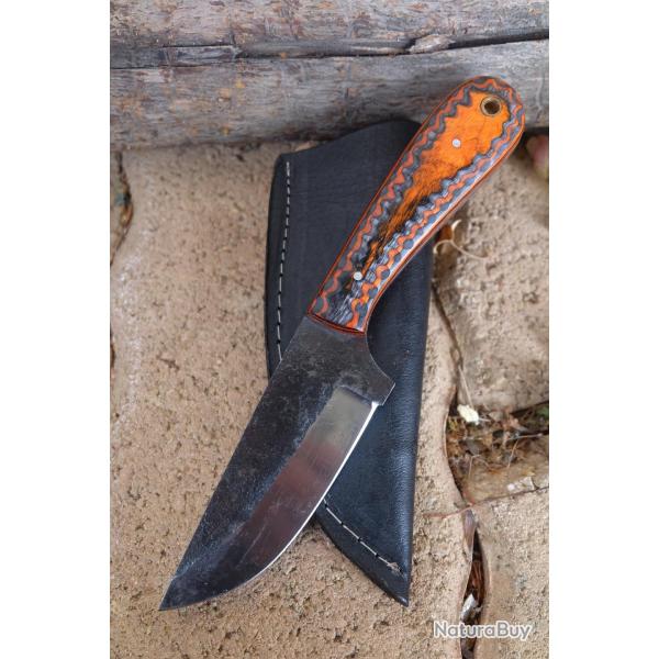Couteau Skinner de Chasse Bushcraft Lame Acier Carbone 1075 Manche Black/Red Etui Cuir F Artisanale