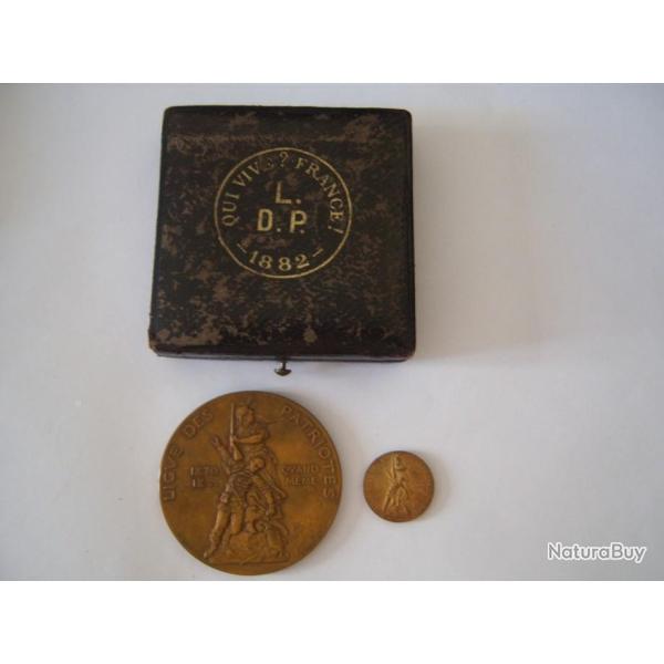 mdaille offerte par le comite directeur politique  LIGUE DES PATRIOTES   Paul Droulde x