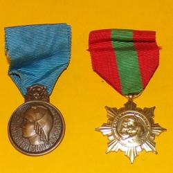 MEDAILLE : EDUCATION PHYSIQUE ET SPORTS + MEDAILLE DE LA FAMILLE  DE LA REPUBLIQUE FRANCAISE , ETAT