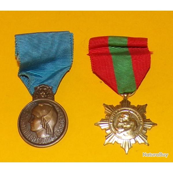 MEDAILLE : EDUCATION PHYSIQUE ET SPORTS + MEDAILLE DE LA FAMILLE  DE LA REPUBLIQUE FRANCAISE , ETAT
