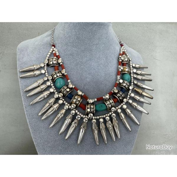 Collier en argent orn� de pierres rouges et bleues - ethnique - chaine