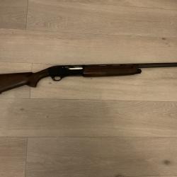 Fusil de chasse semi-automatique calibre 12