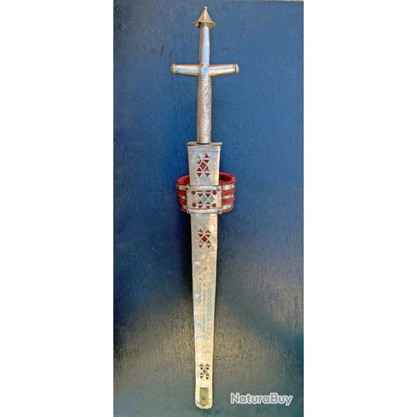 IMPOSANT SUPERBE COUTEAU DE BRAS TELEK TOUAREG, SULTANAT DU DAMAGARAM, DE ZINDER AU NIGER