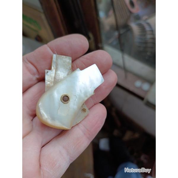 Plaquettes de nacre petit revolver