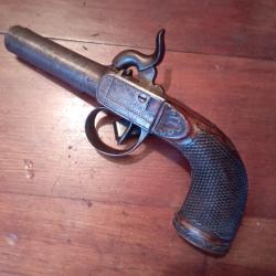 Excellent pistolet à coffre en 11 mm