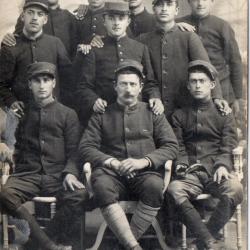CPA -Photo - Un Groupe Soldats- N&deg;4378