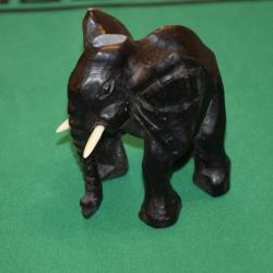 Sculpture d'El&eacute;phant en Eb&egrave;ne (petit)