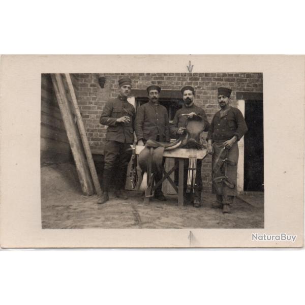 CPA -Photo - Un Groupe Soldats- N�4382